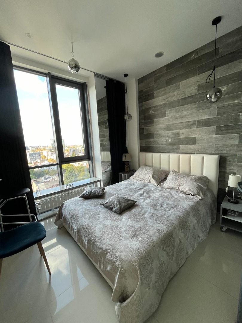 продажа трехкомнатной квартиры номер A-173288 в Приморском районе, фото номер 19